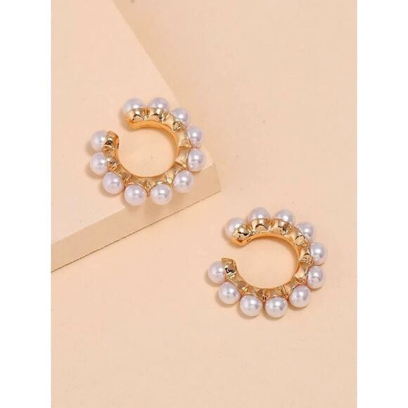 Pearl Ear Cuff, 2 Pieces Unique, Retro Style Jewelry, Exquisite Gold Tone - Picture 3 of 4